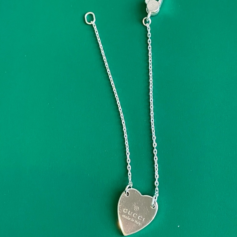 Gucci Trademark bracelet with heart pendant